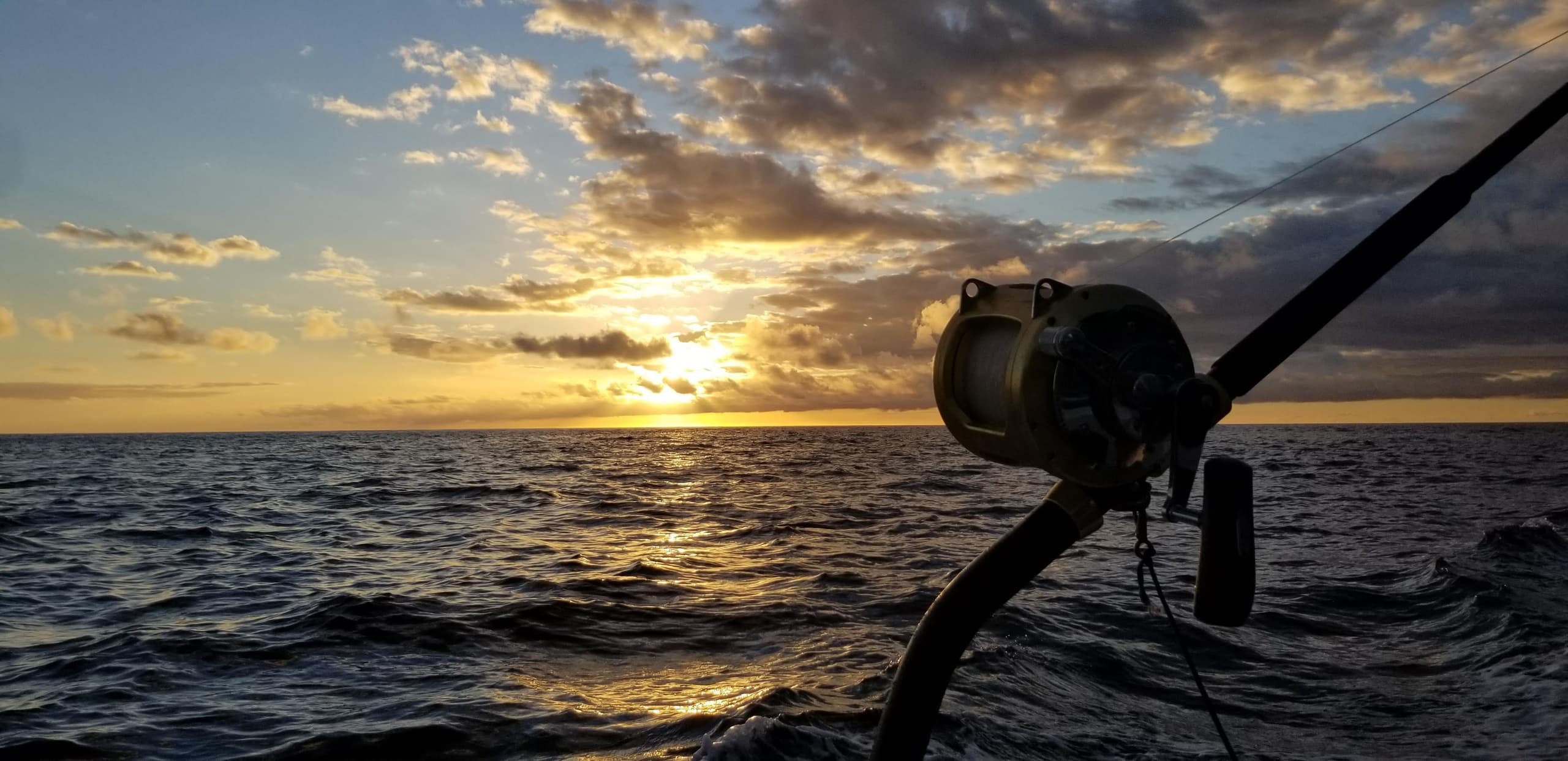 4 Hour Sunset Fishing Escape 40' Cabo