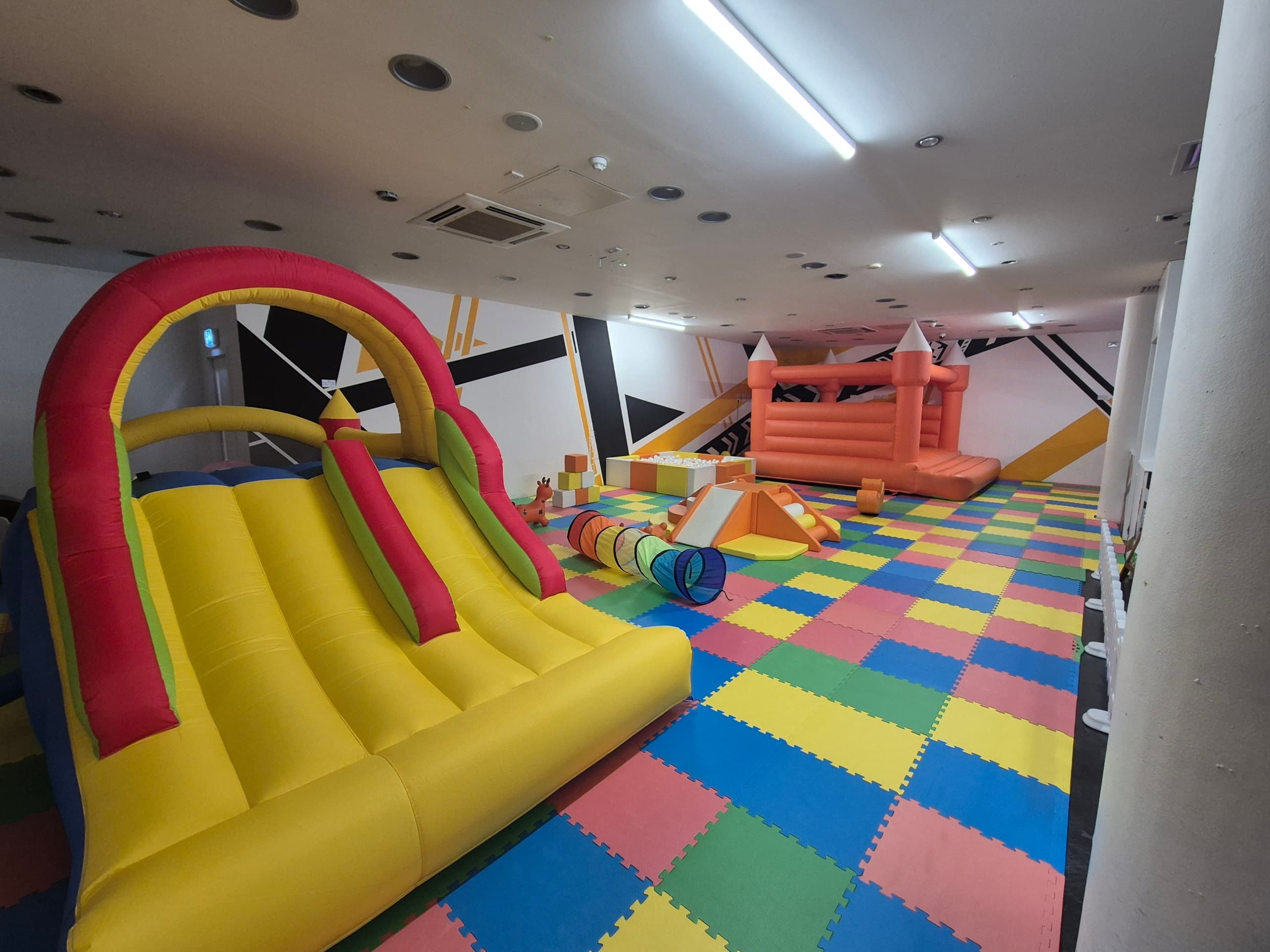 Soft Play, Bouncy Castle & Slide