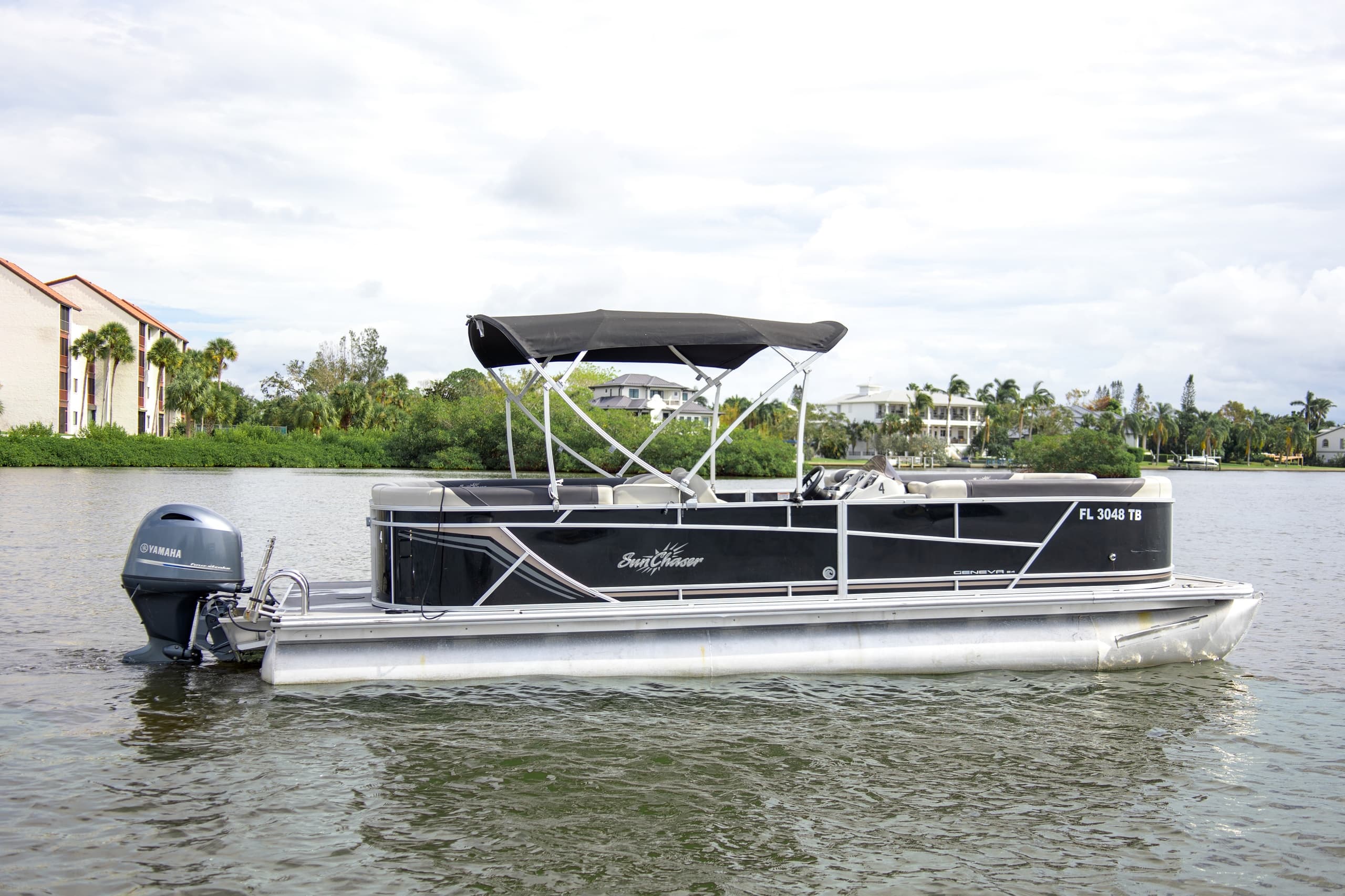 25' Pontoon - Half Day Rental
