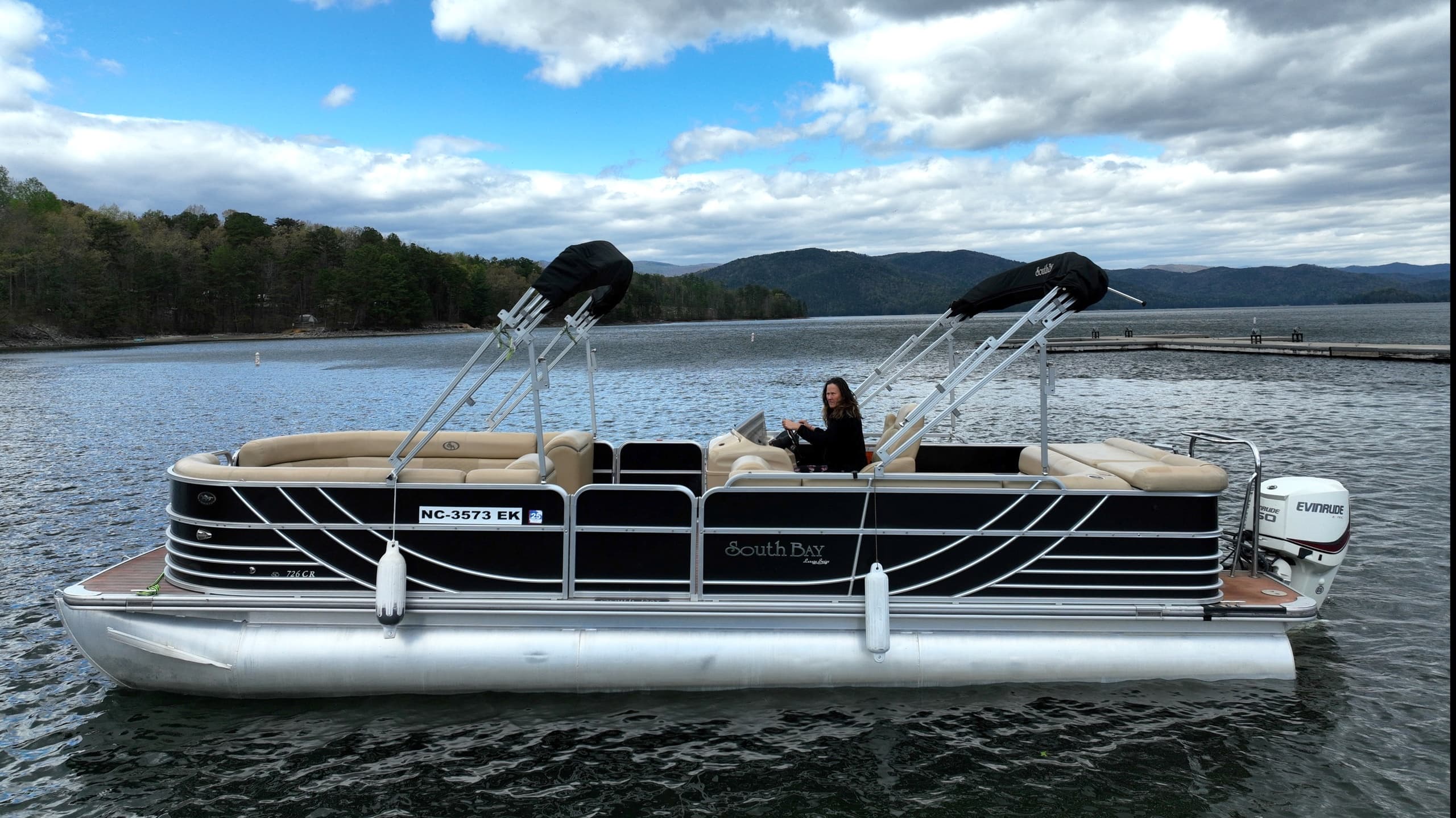 Southbay 26' Tritoon (H) 15pass/150hp