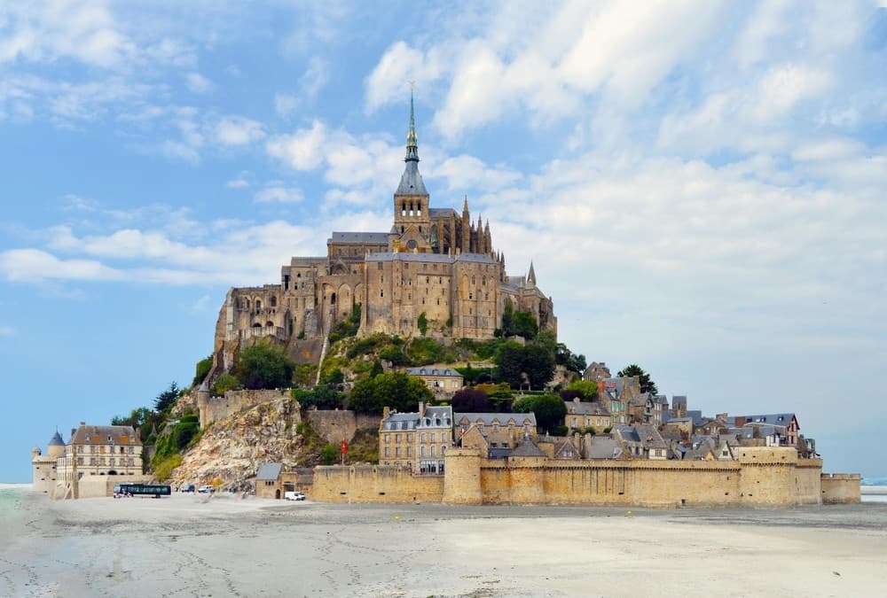 Full-Day Mont Saint Michel Guided Tour & Your rental Car