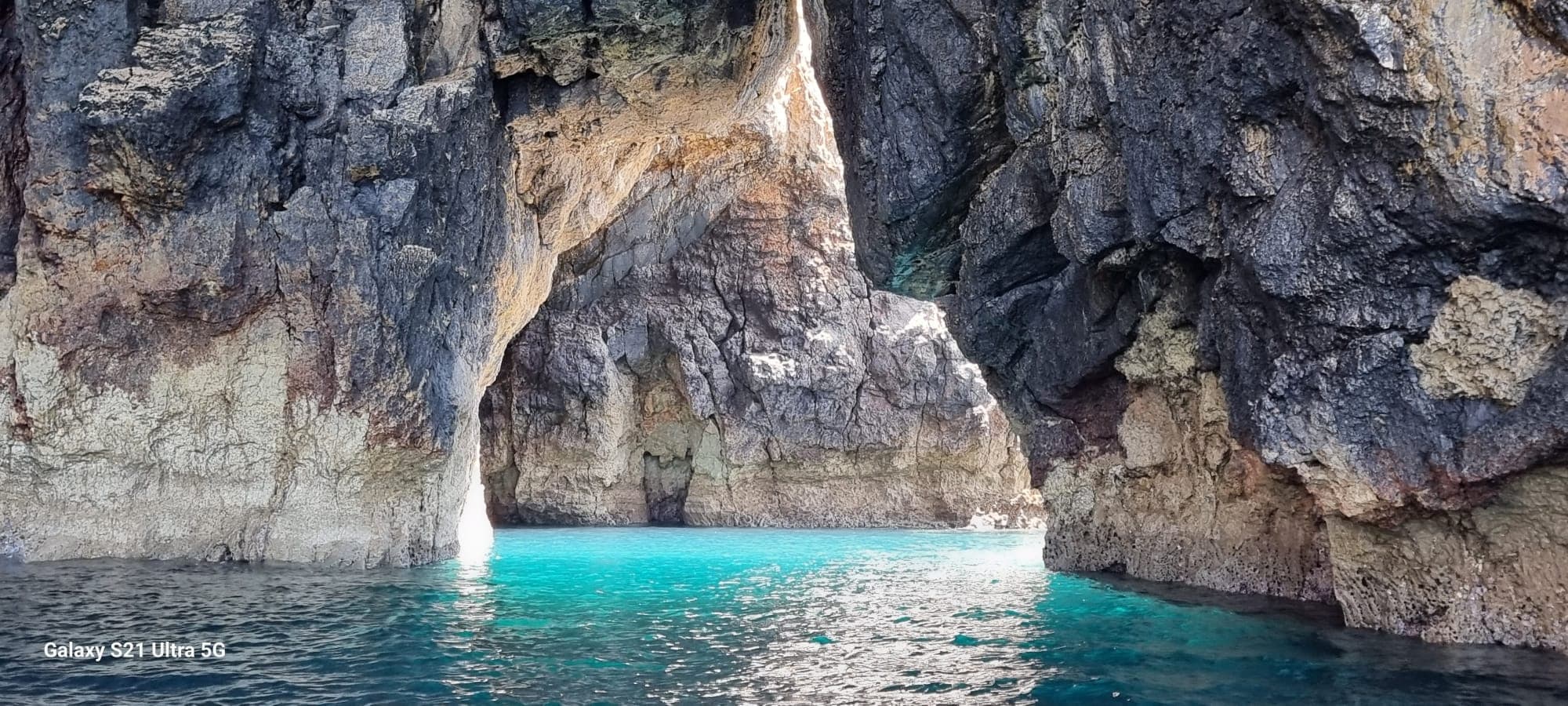Tour Praias Secretas e Grutas