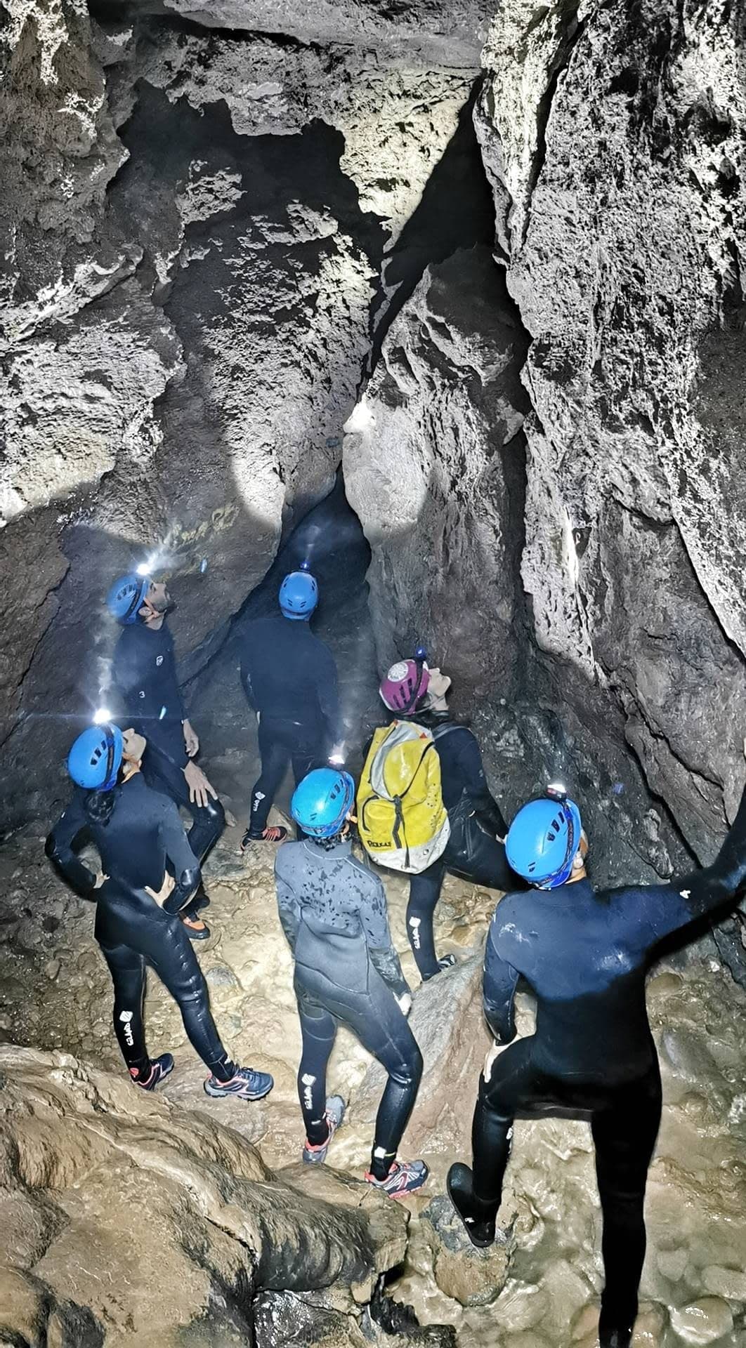 Espeleología en el Tunel del sumidero de Vallada