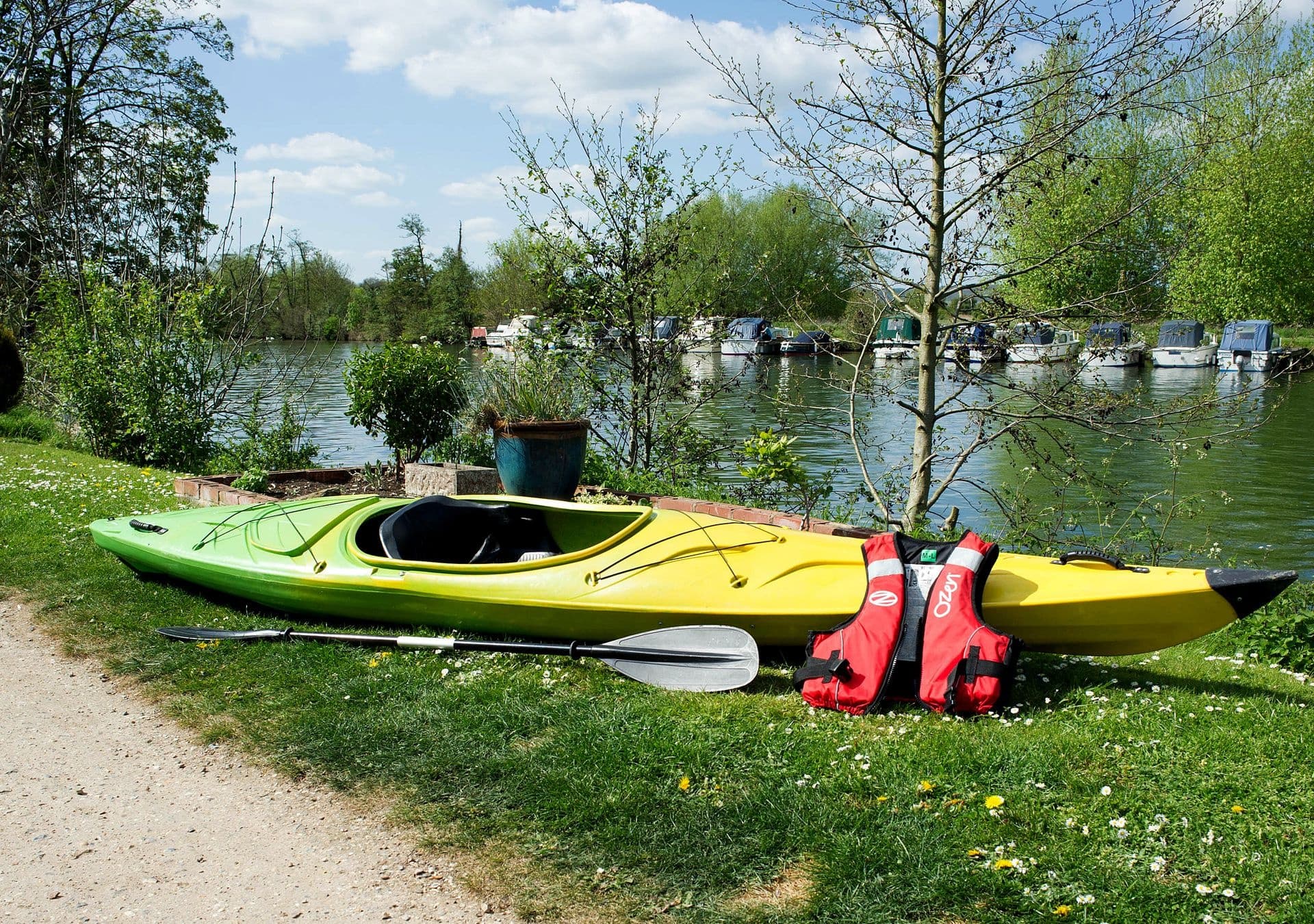 Multi-Day Adventure: Thames Canoe Hire, The Boat Yard to Marlow