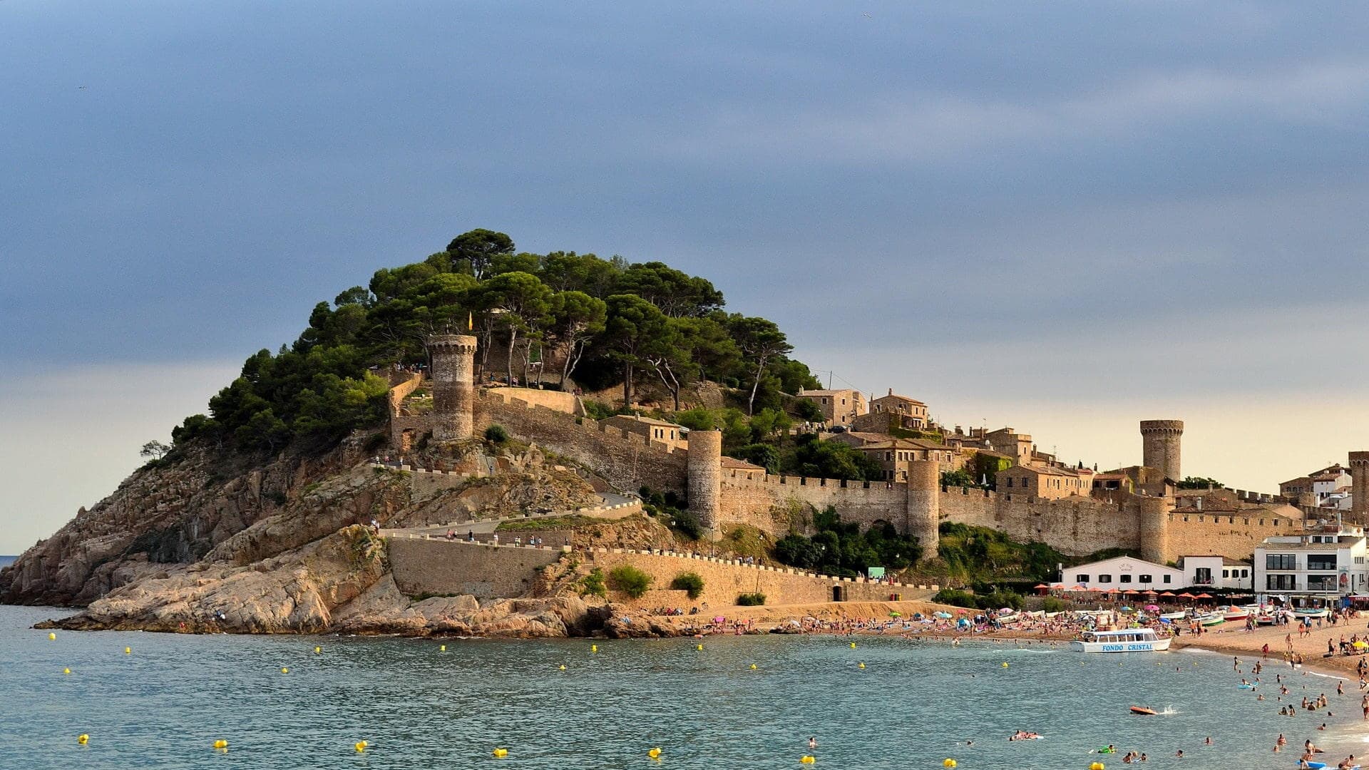 Private Costa Brava: Tossa and Panoramic Boat Ride Full-Day Tour with Hotel Pick-Up (FD)