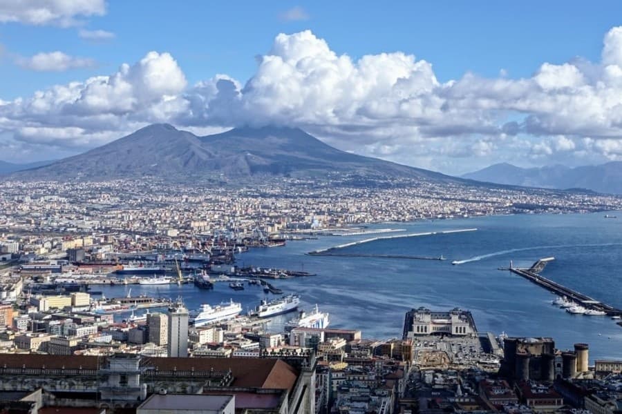 A tour of Naples and Pompeii