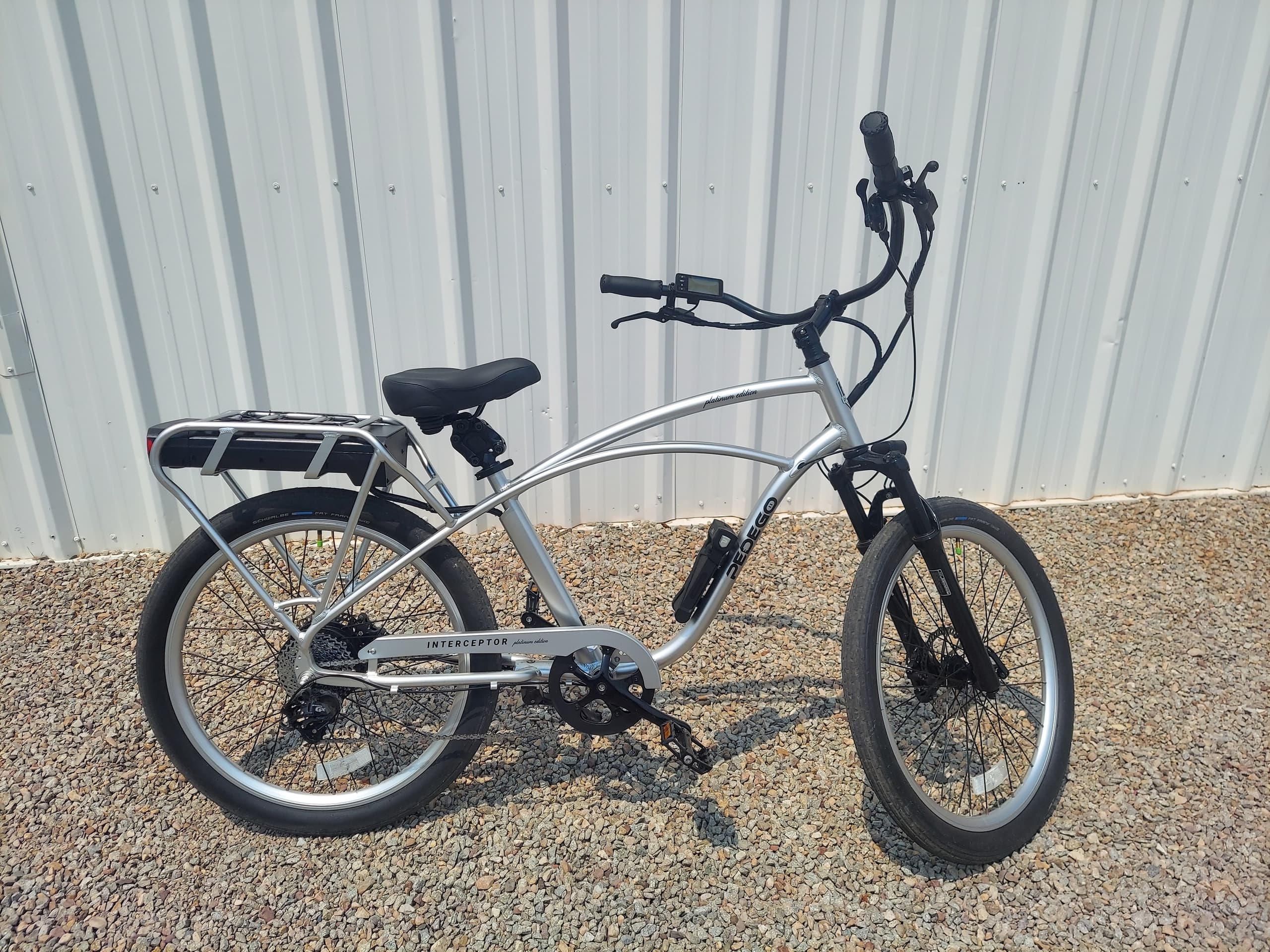 FULL SIZE CRUISER OR CITY BIKE