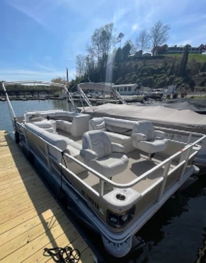 Knot on Call - 25ft Crest Pontoon Rental