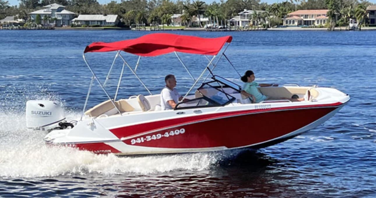 21′ Glastron GTD 220 Boat - Full Day Rental