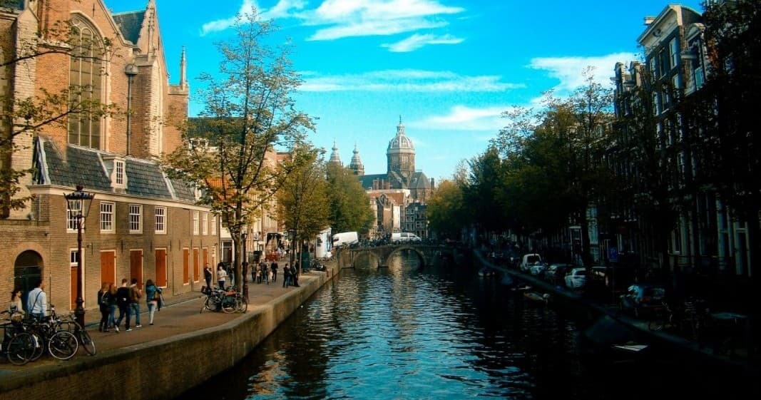 Private Amsterdams City Highlights & Hidden Gems Walking Tour