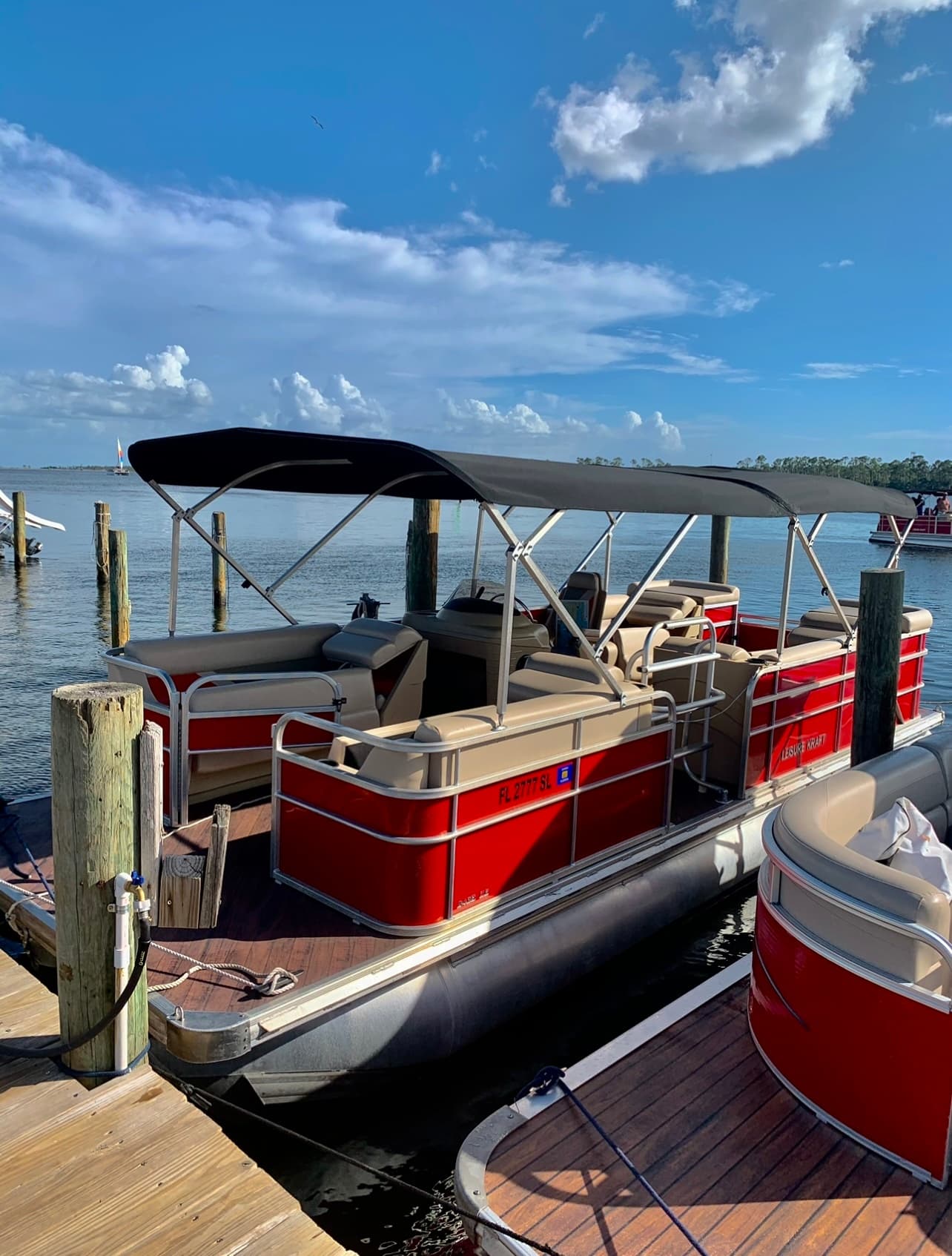 Deluxe 90 HP Pontoon – Half Day Rentals