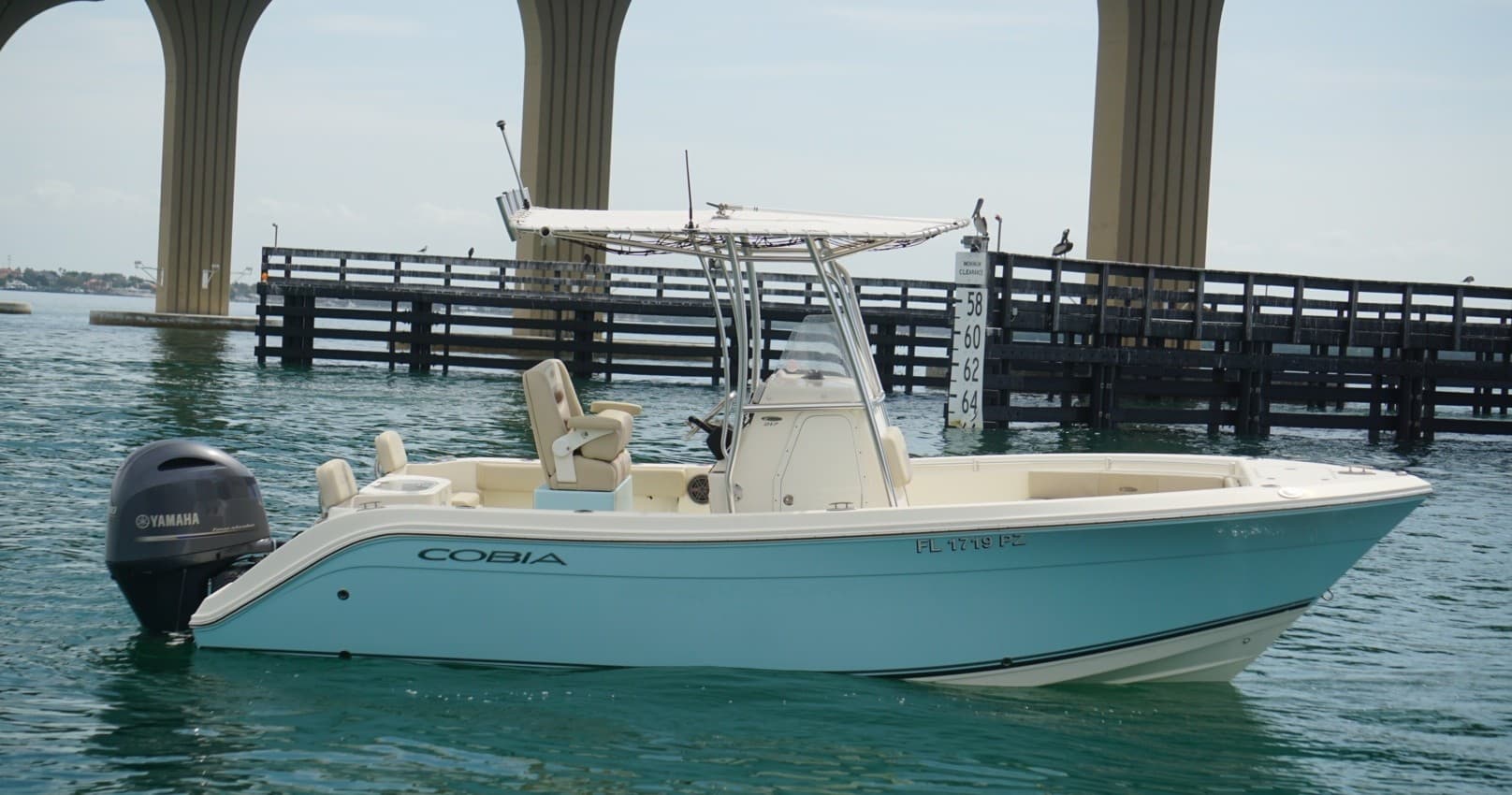 22' Premium Center Console