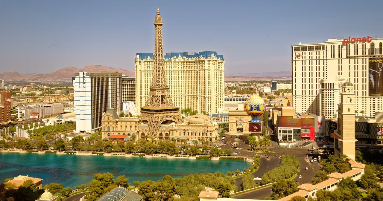 California Mojave Desert Vegas Full Day Tour - Package Three