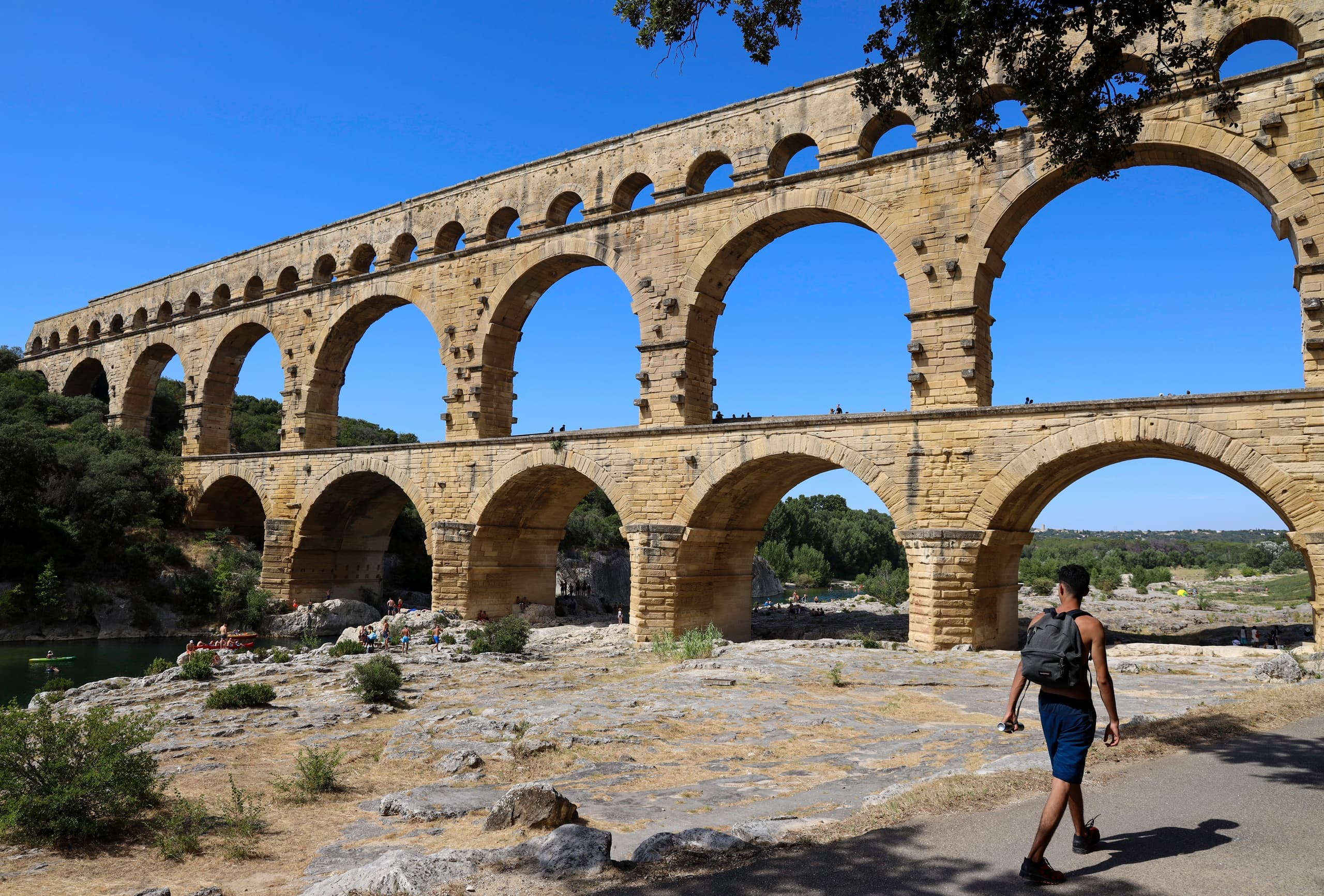 Pont du Gard, Villeneuve les Avignon & Châteauneuf du Pape wine