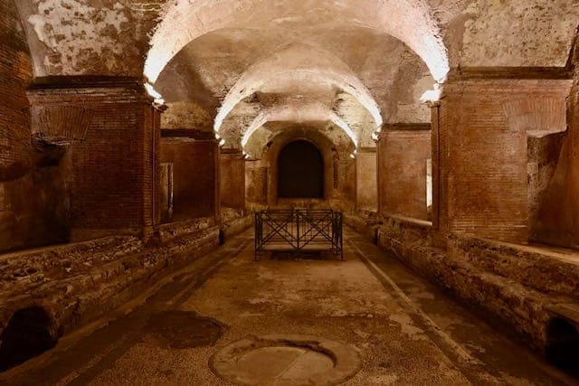 Esperienza immersiva alla scoperta dei sotterranei e delle piazze di Roma