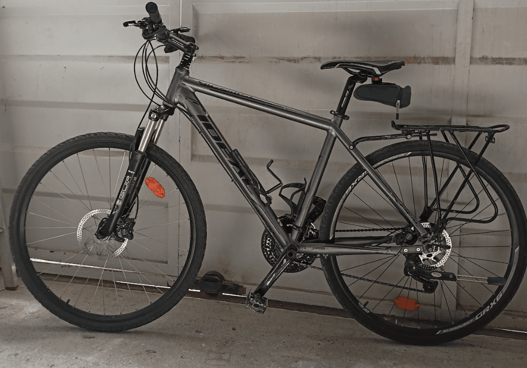 Touring (MEDIUM)