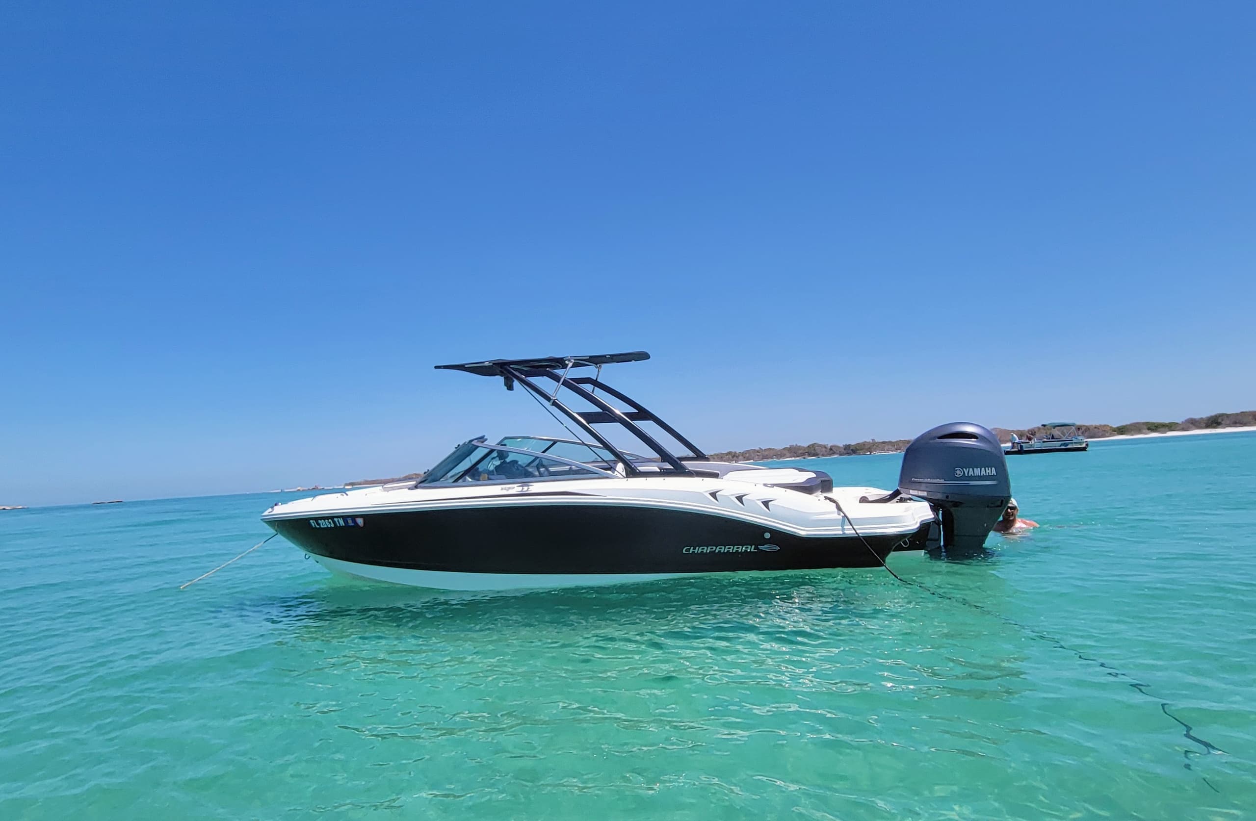 21' Black Chaparral H2O Sport