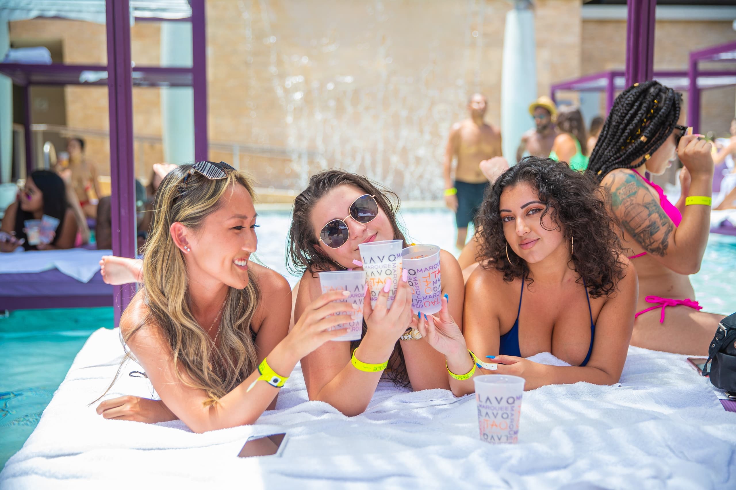 Dayclub Hopper