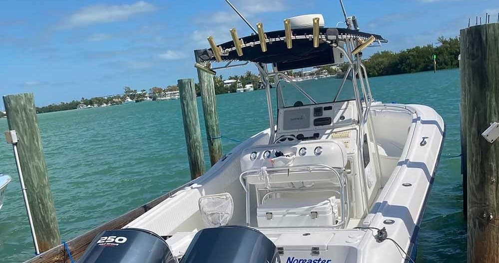 23' Bay Boat Seasonal Tarpon Trips