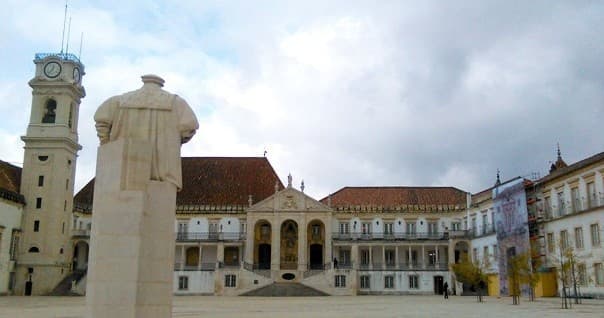From Lisbon: Private Tour to Coimbra with Drop-off in Porto