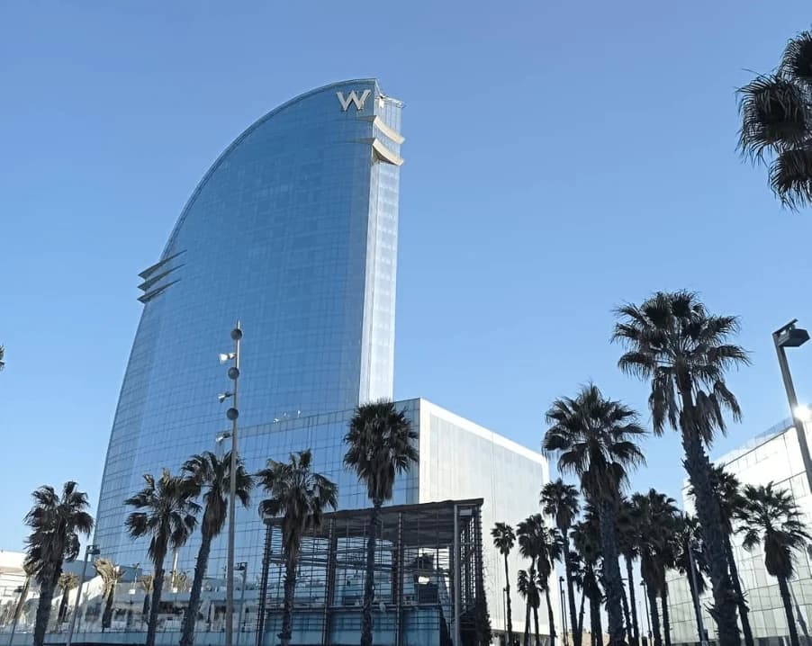 Barcelona Beach Walking Tour (Barceloneta)