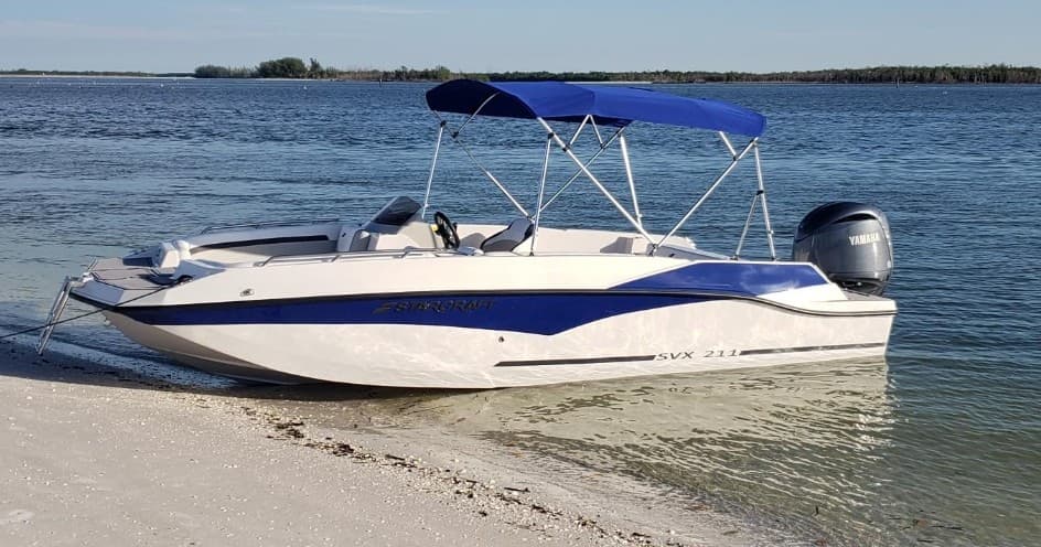 21’ Starcraft Deck Boat