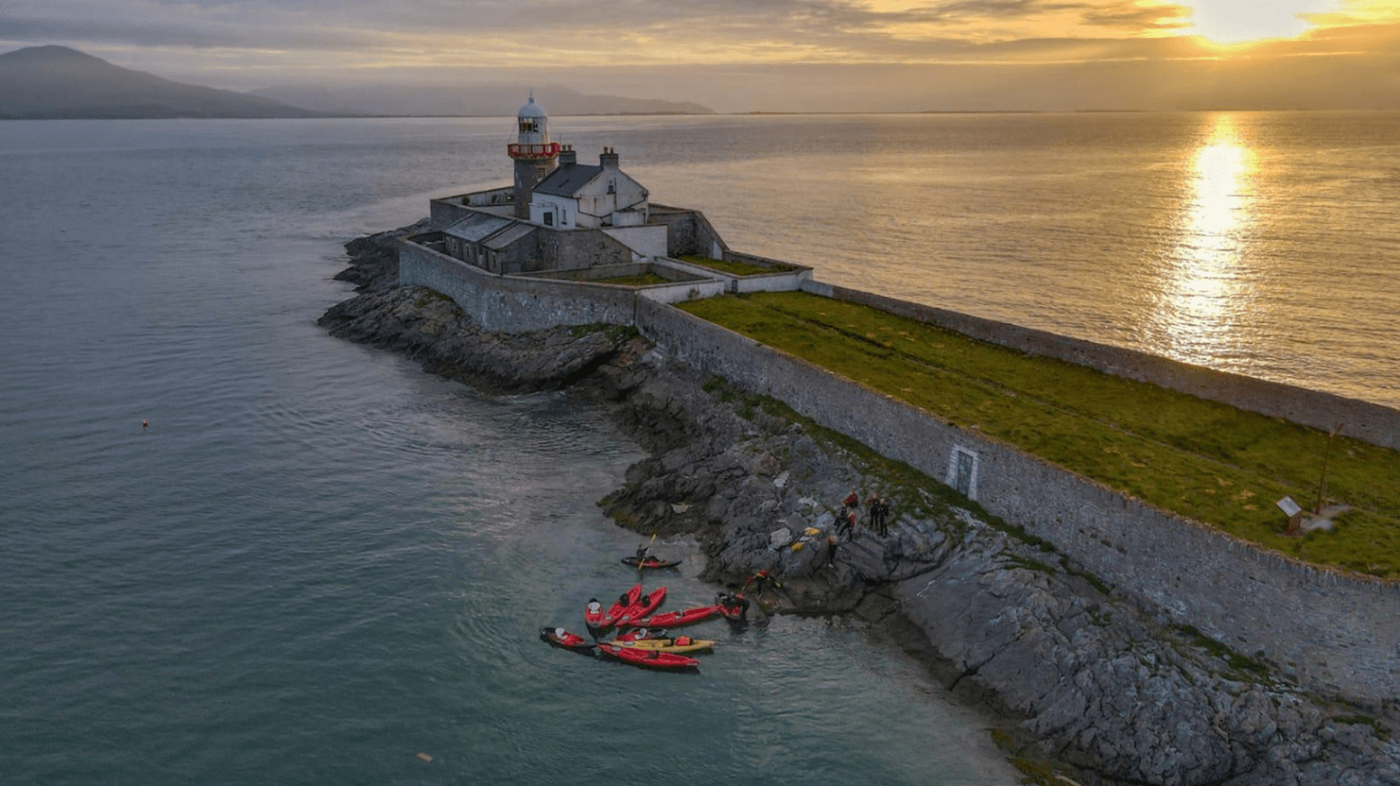 Sunset Lighthouse Sea Kayaking Guided Tour