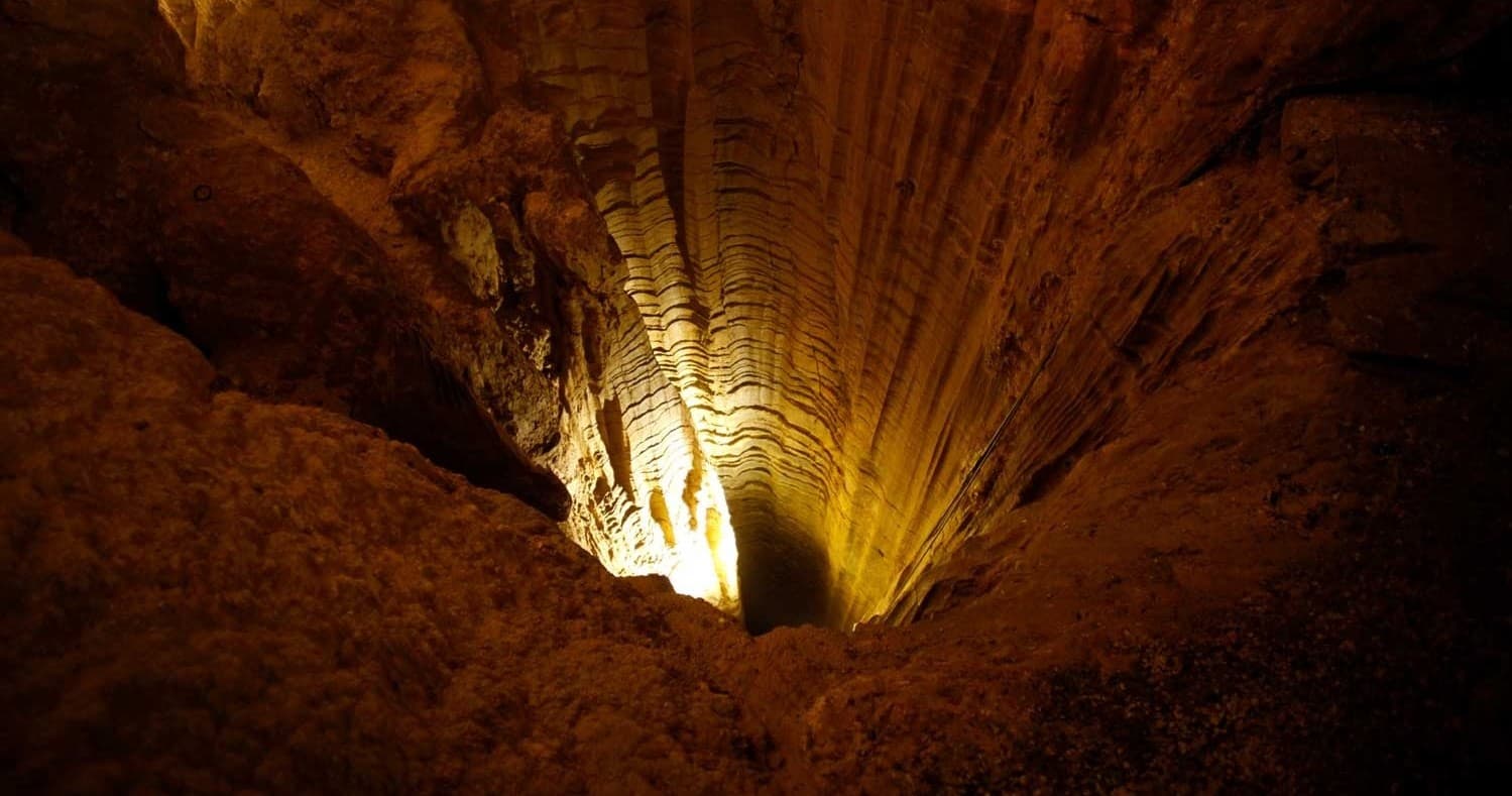 Sanctuary Mountain & Waitomo Caves Tour