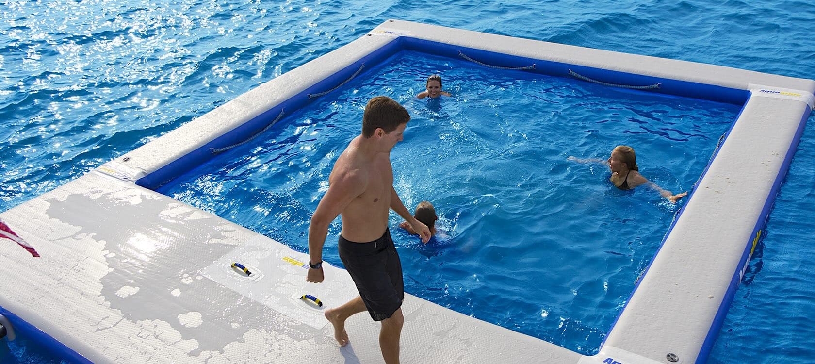 INFLATABLE POOL
