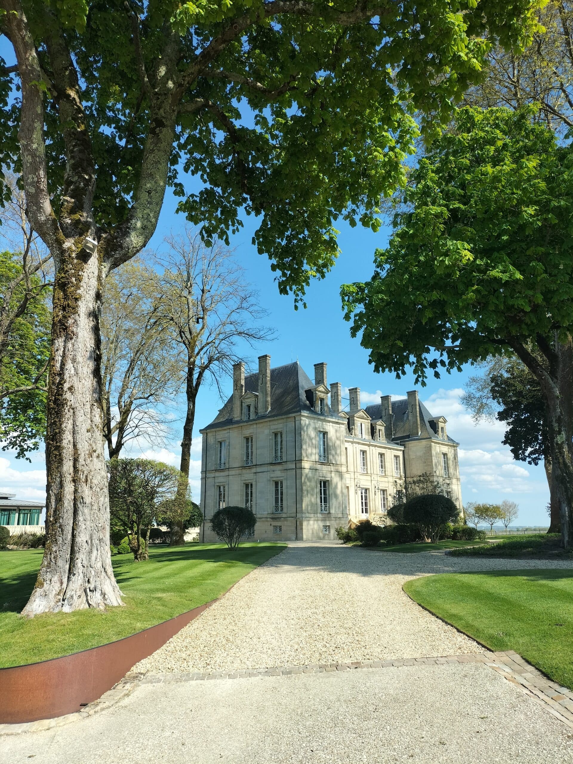 From Bordeaux to Médoc