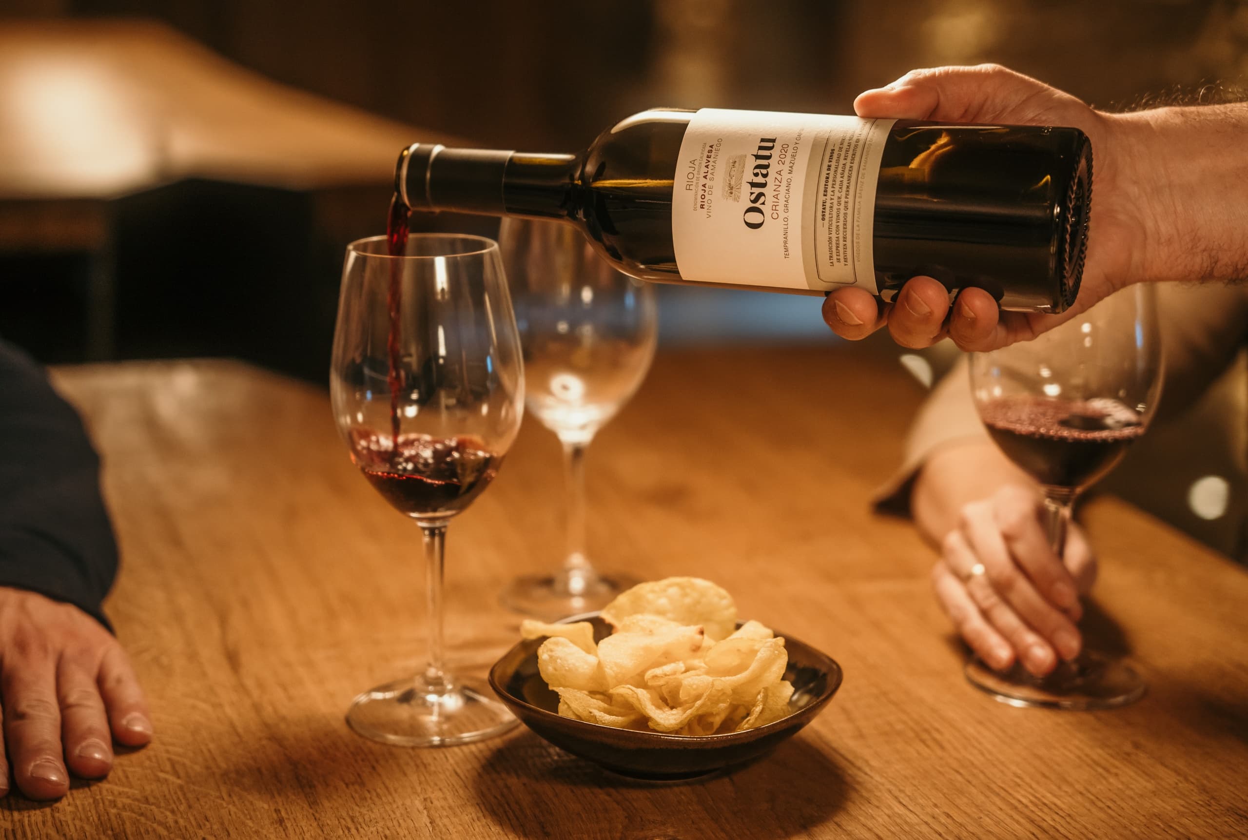 Tour privado de vinos Rioja: bodega y almuerzo tradicional desde Bilbao