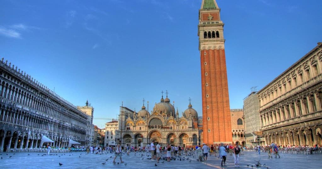 Venice Walking Tour and Aperitif in Saint Mark’s Square - Private Tour