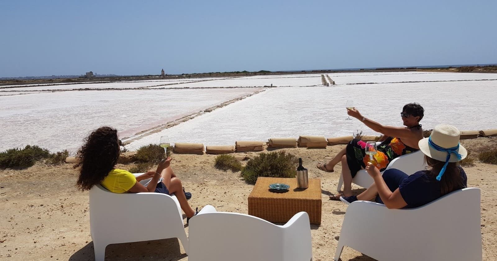 Aperitivo in Salina • ISOLA LUNGA