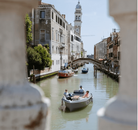 The Secret Canals + Food Tasting