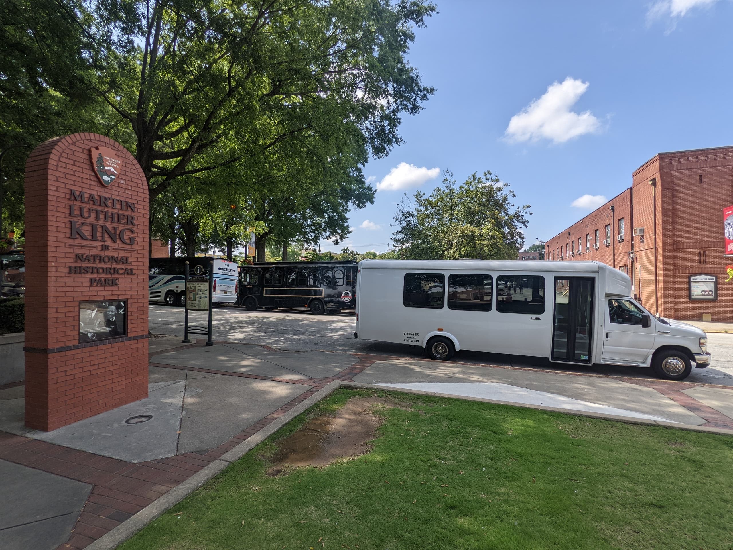 90 Minute Atlanta Experience Tour by Bus