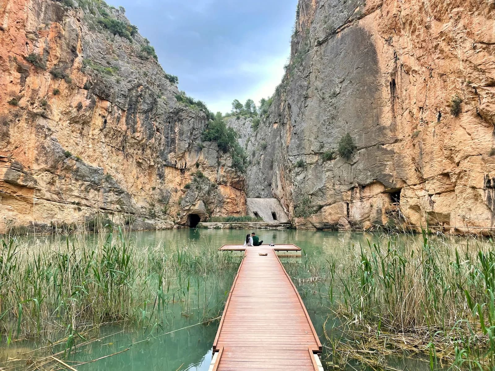 Chulilla y sus puentes colgantes desde Alicante