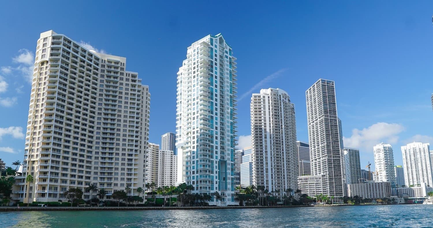 4-8 Hour Sightseeing & Beach Boat Adventure