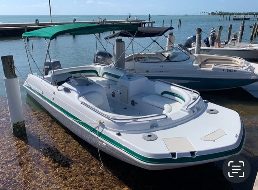 24’ Hurricane Deck Boat - 2 to 3 Day Rental