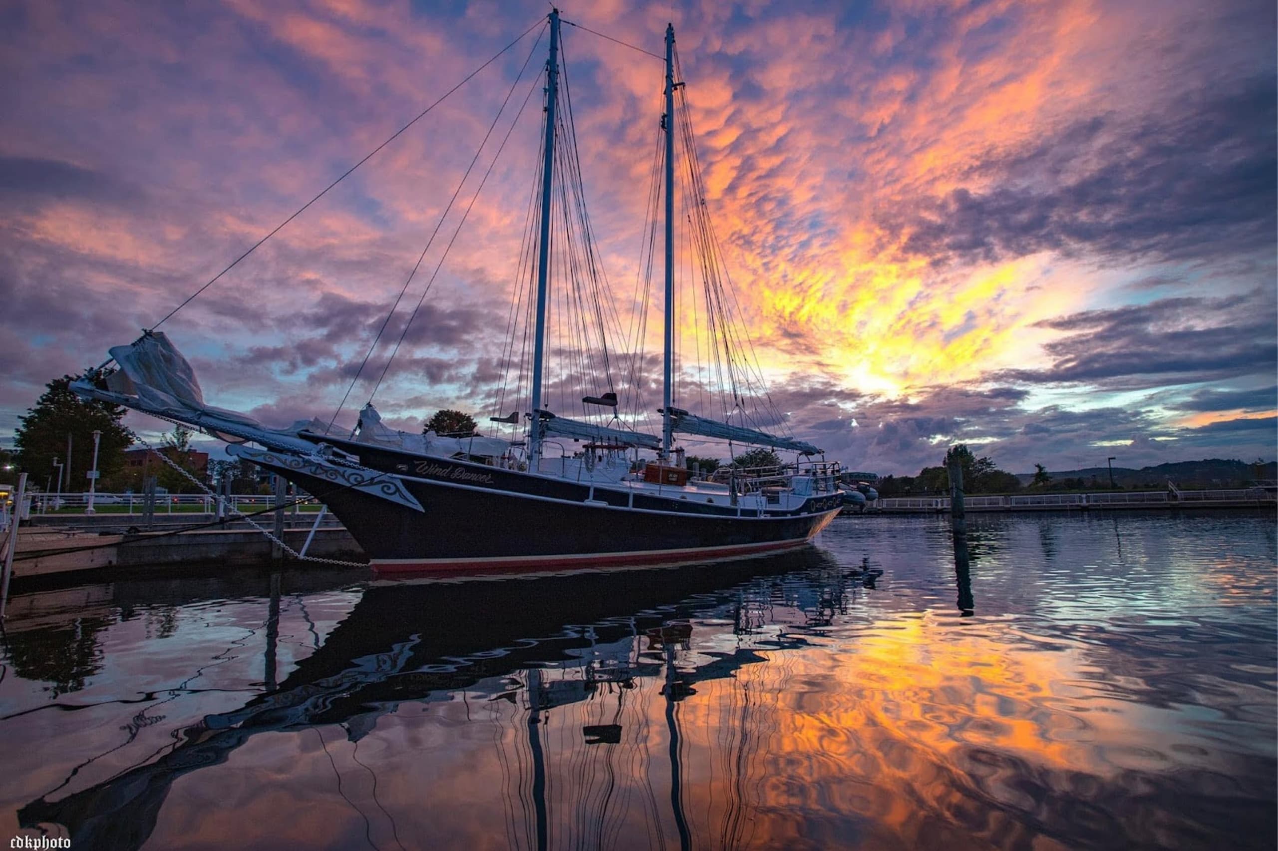 Wind Dancer Signature Sunset Sail