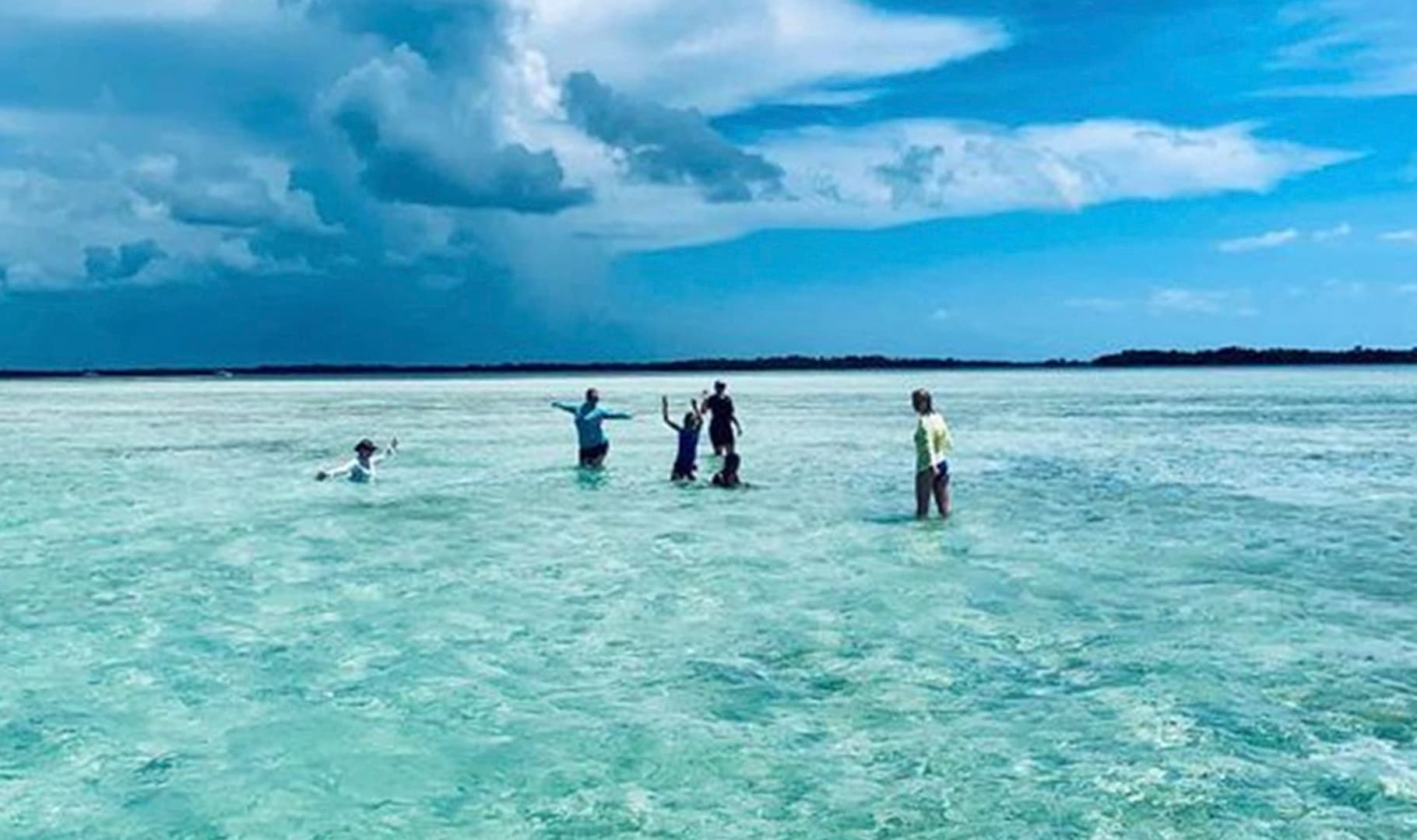 Sandbar Trip: 4 hours on 25 FT Pathfinder