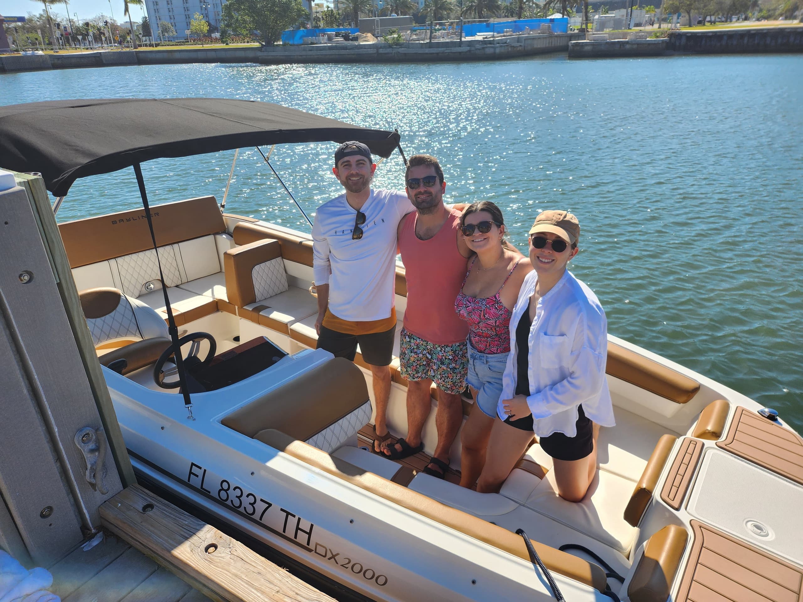 20ft. Bayliner DX2000
