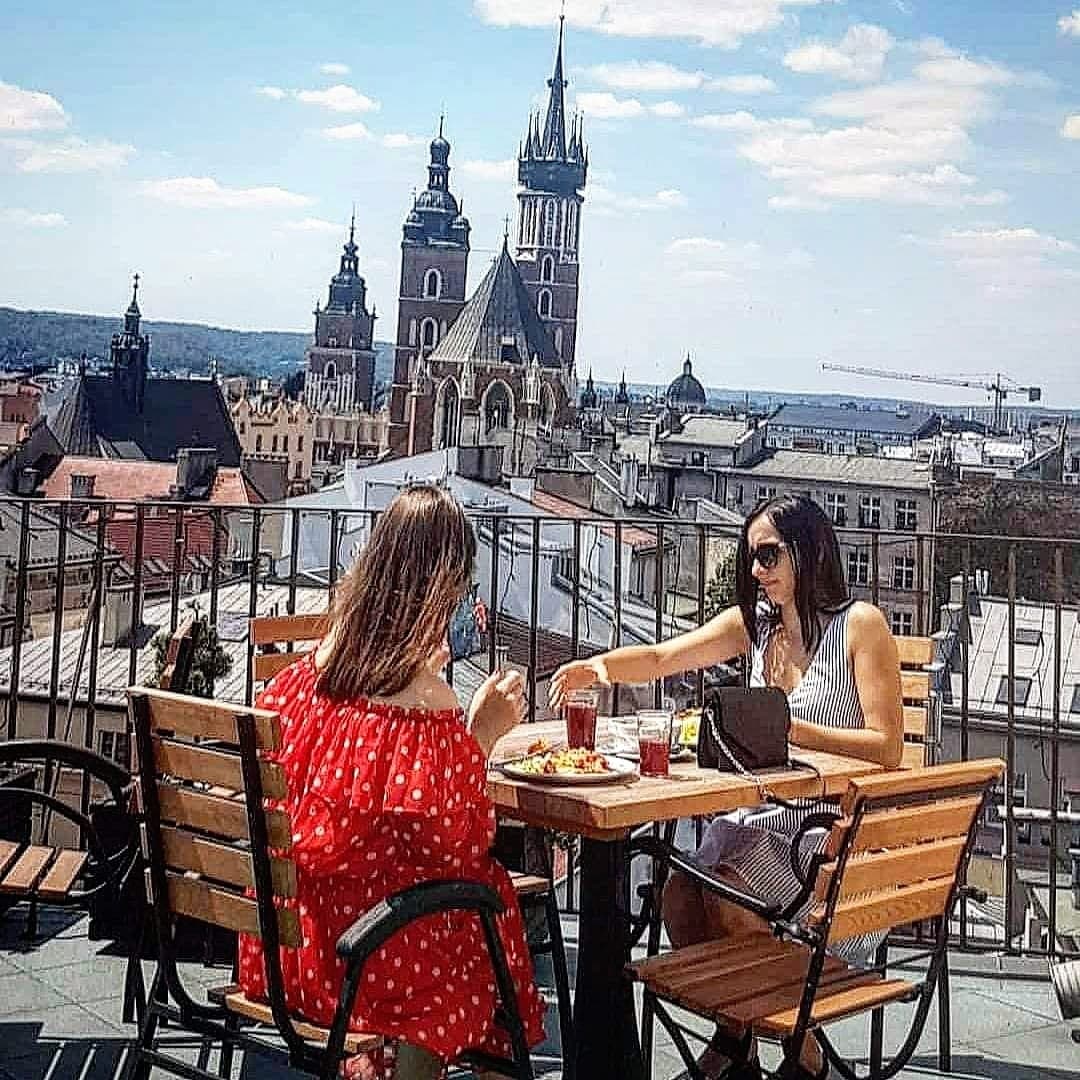 SMALL GROUP City Tour - Crowd Free Krakow with Breakfast