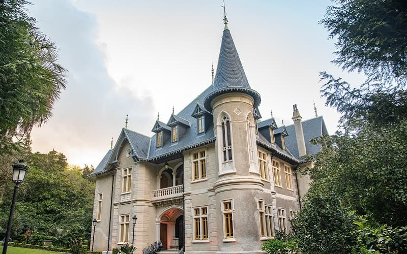 Enchanting Sintra: Palaces, Cliffs, Sweet Indulgences and Wine Tasting