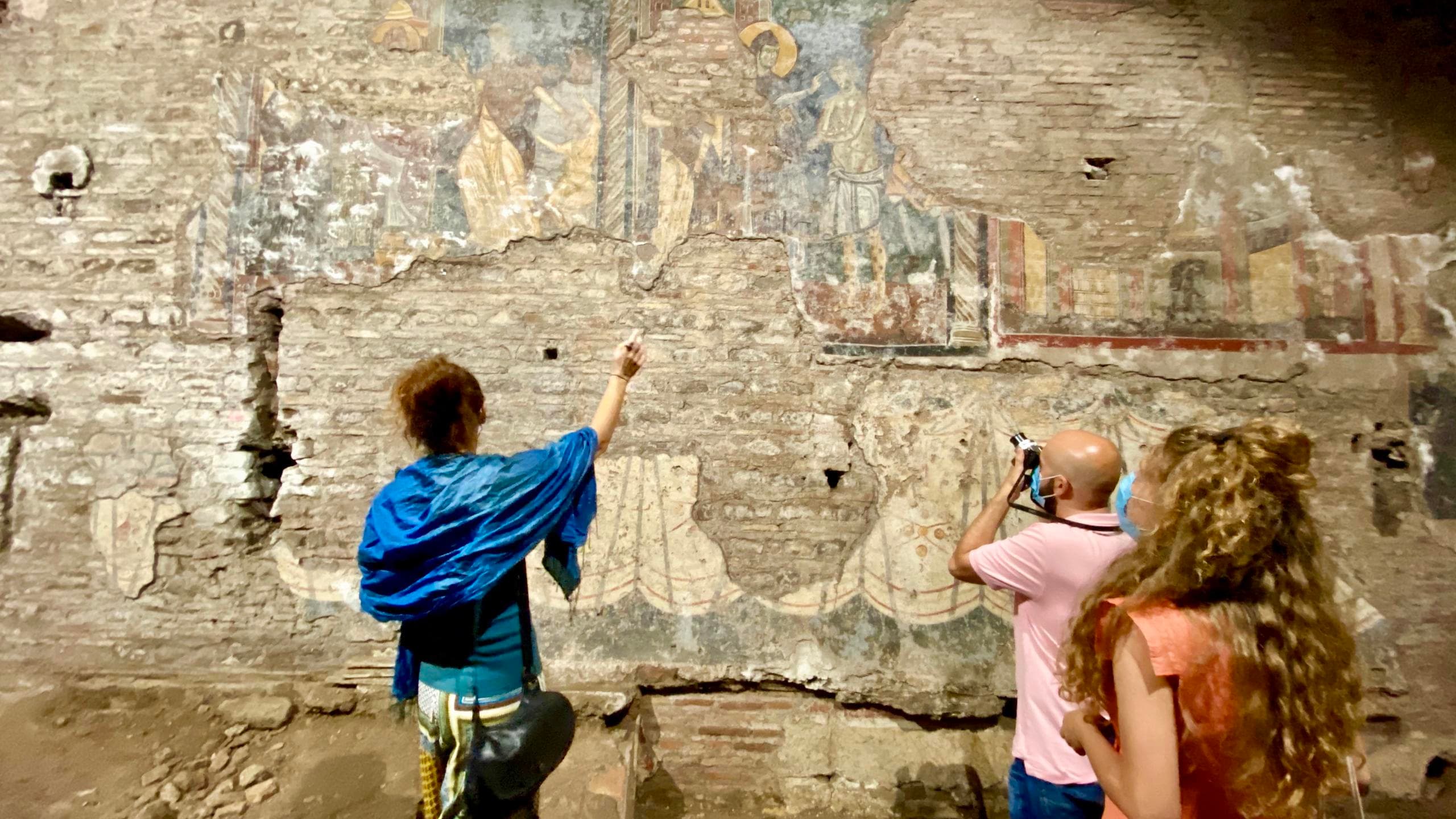 Small-Group Guided Tour of Trastevere & its Undergrounds