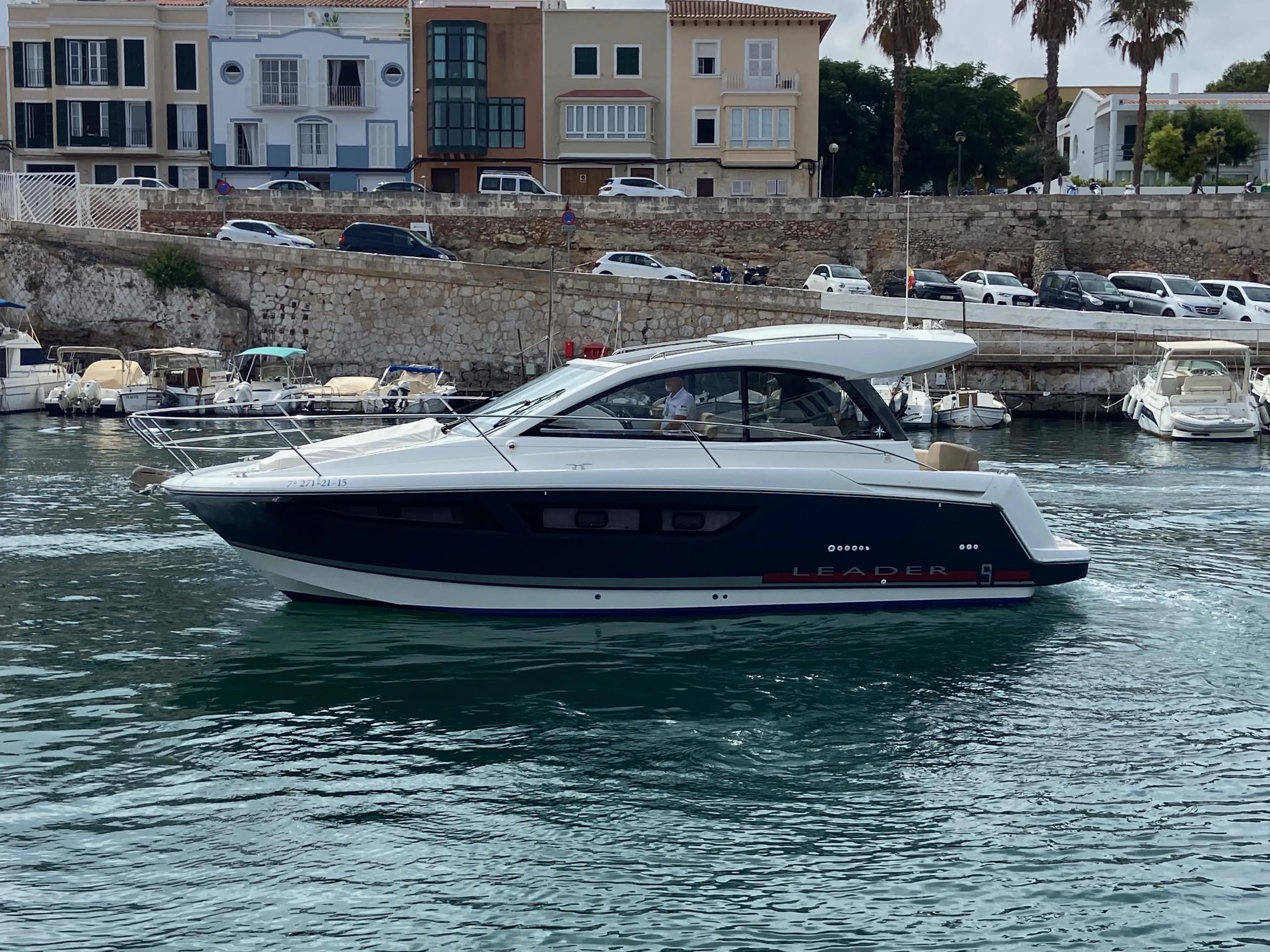 Half Day Yacht Tour with Paddleboard