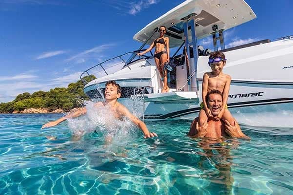 Yacht Charter Safari