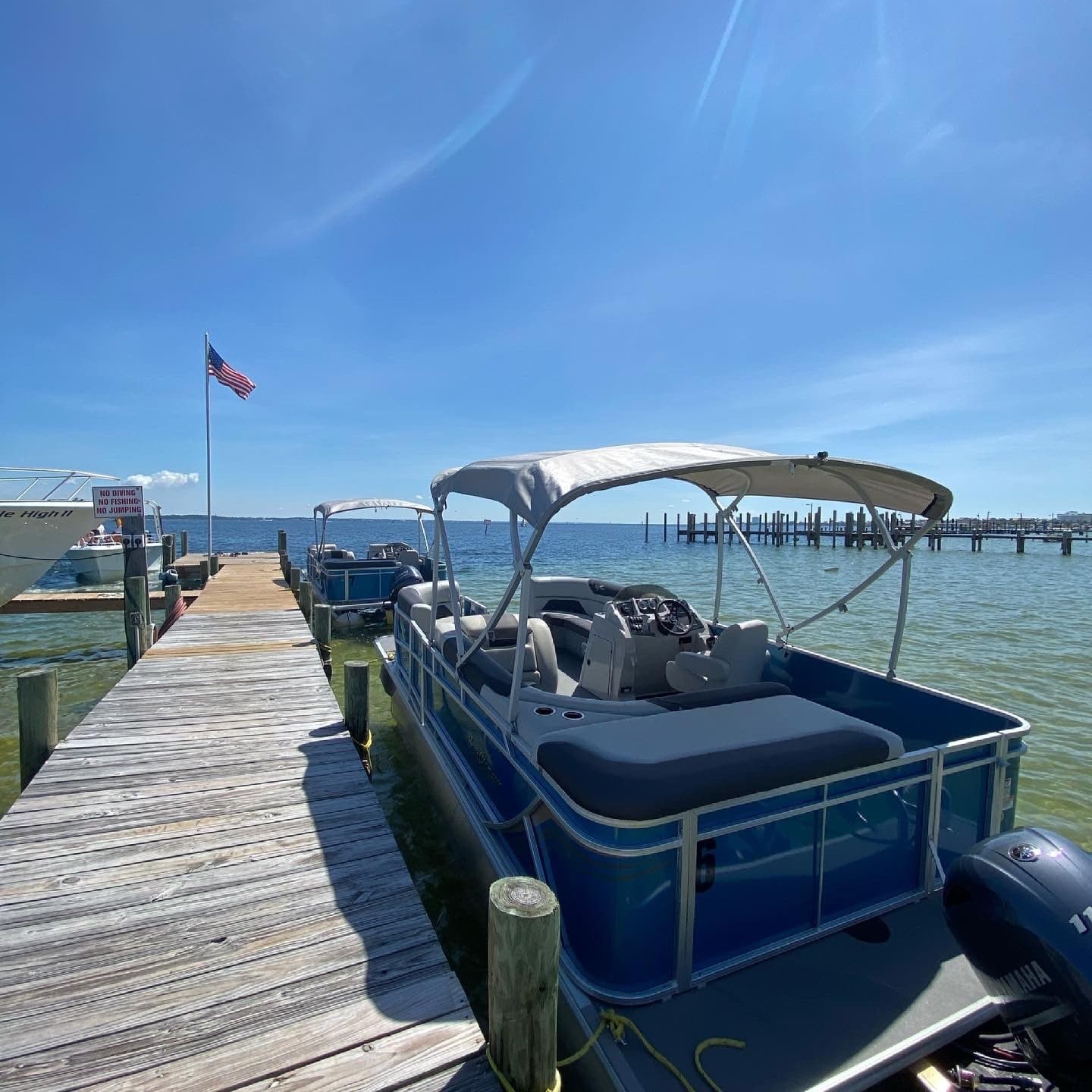 Deluxe Pontoon Boat Rental