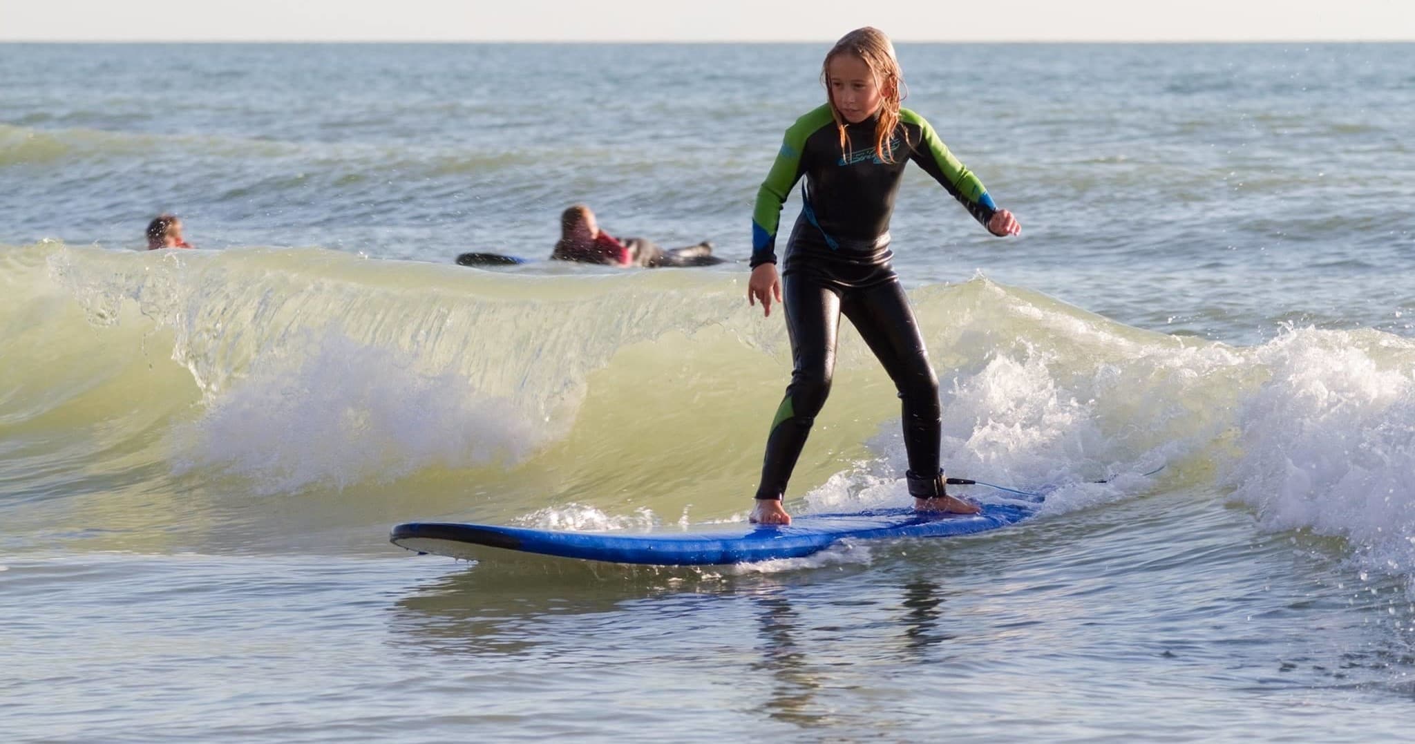 GROUP SURFING LESSON