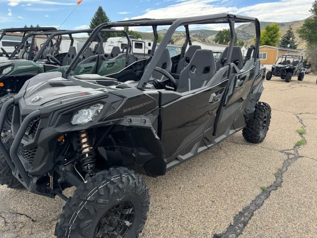 Can-Am Commander 4 seat
