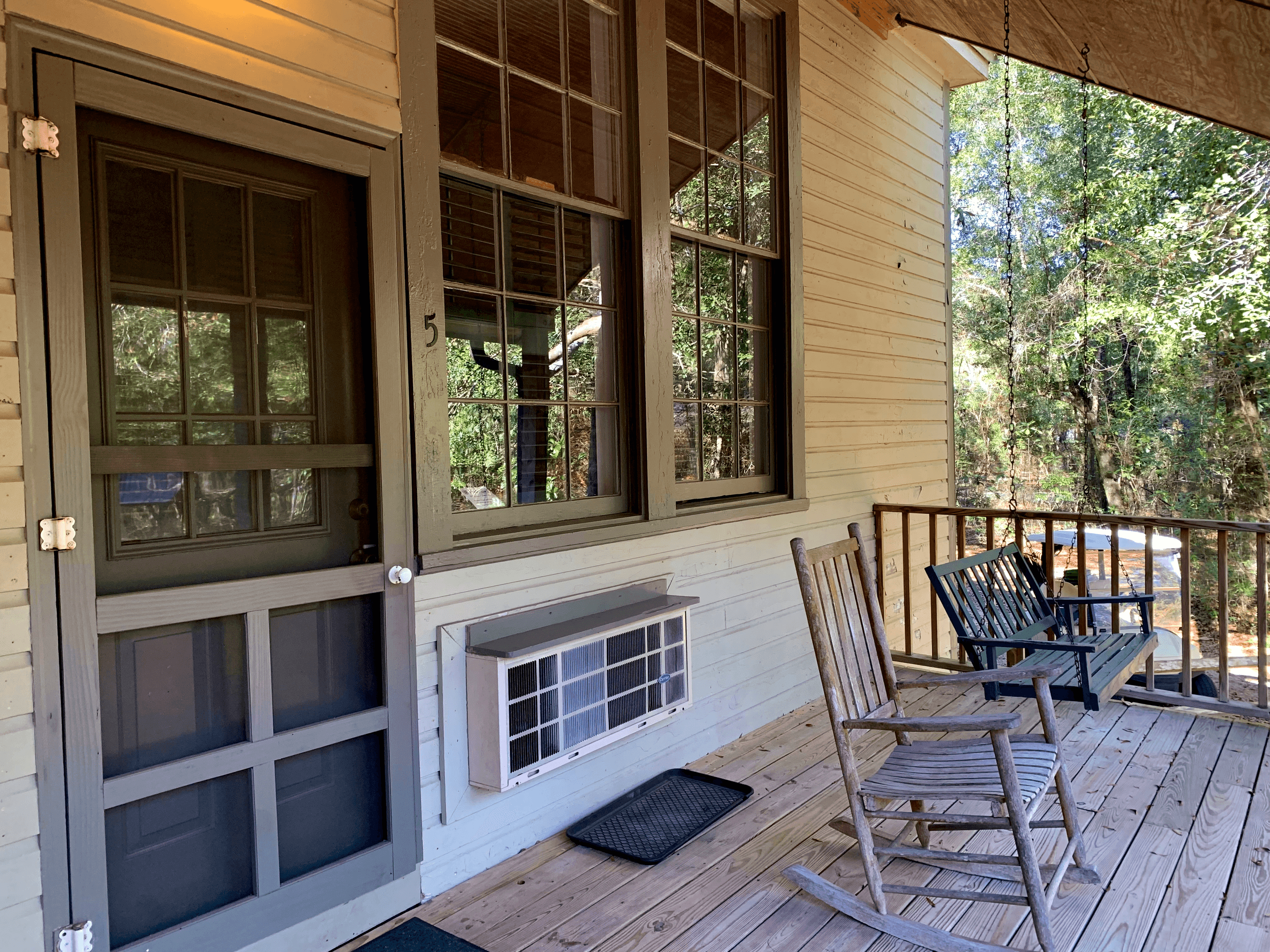 Schoolhouse Inn Room 5